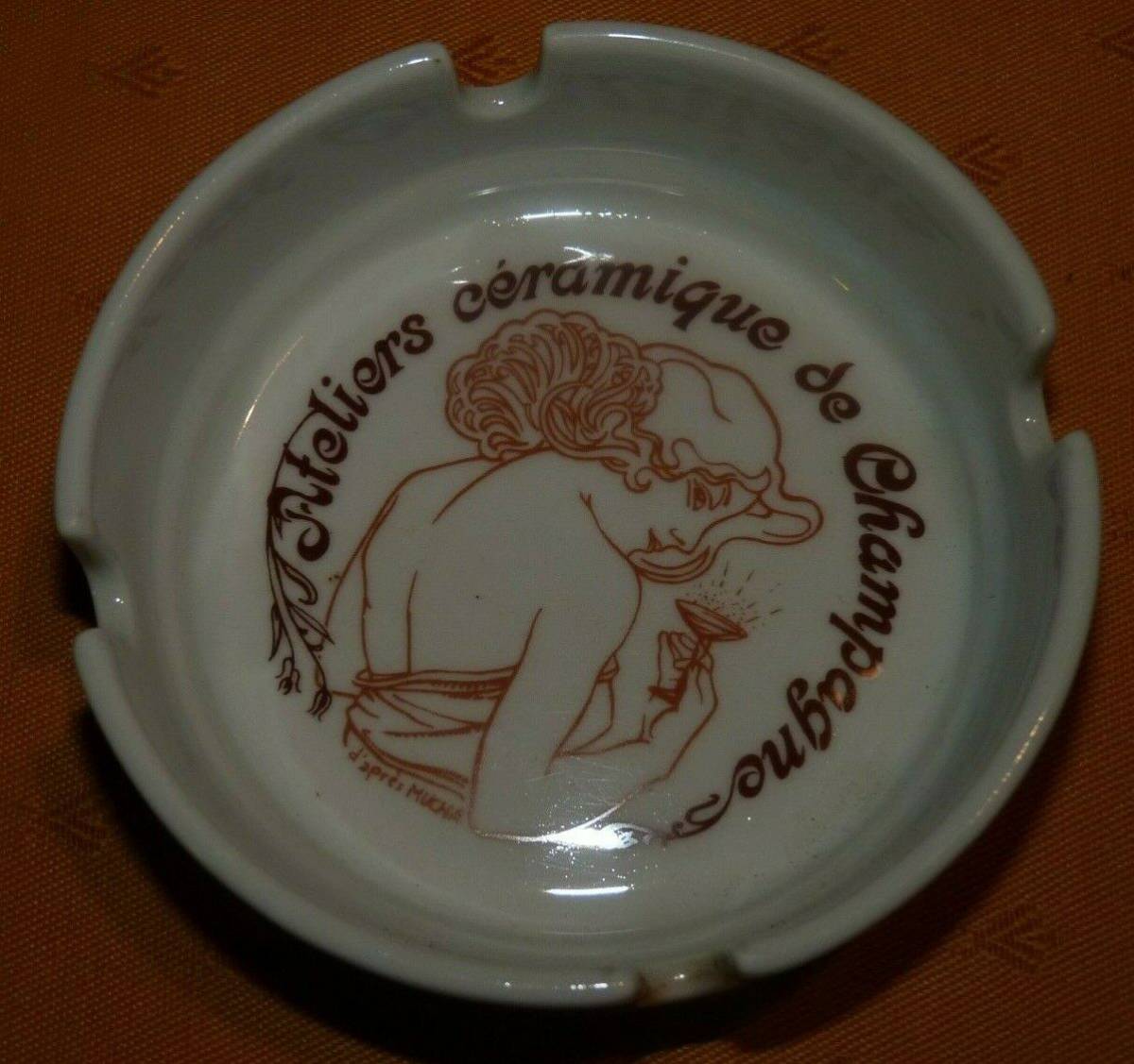 アルフォンス・ミュシャ 「カーネーション」灰皿 サルグミンヌ - ギャラリーK