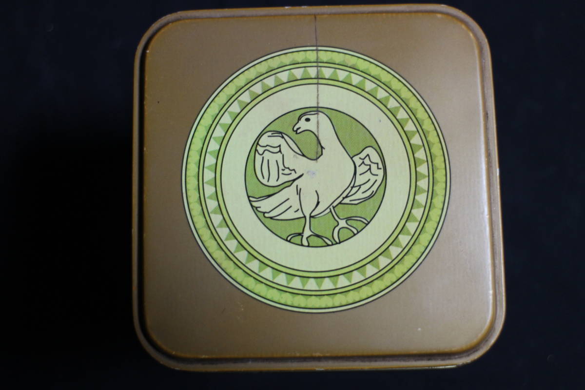 アルフォンス・ミュシャ「LUのサラベルナール」のヴィンテージ缶 - ギャラリーK